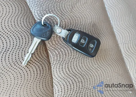 2012 Hyundai Elantra Limited (Ulsan Plant) z USA, uszkodzony, nr VIN KMHDH4AE7CU235886